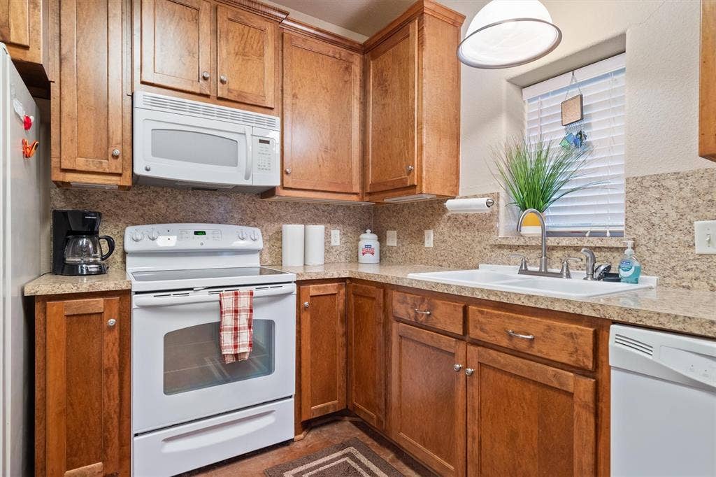 118 N Main Street, Farmersville, TX 75442 118 N Main Street, Farmersville, TX 75442