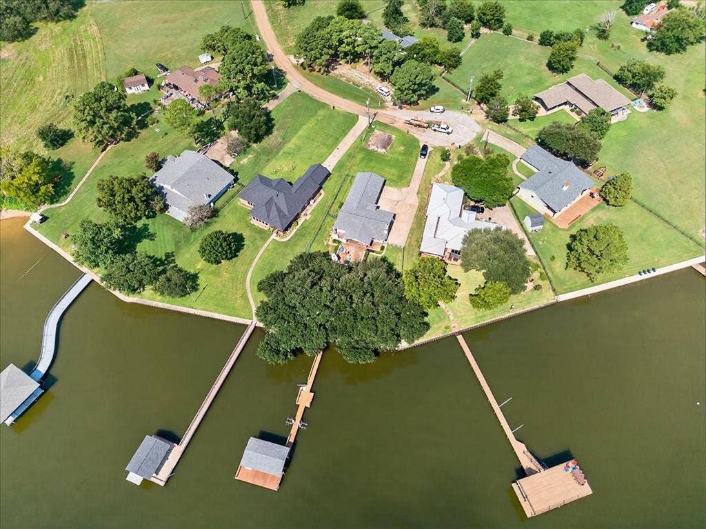 114 Baker B Ranch Road, Trinidad, TX 75163