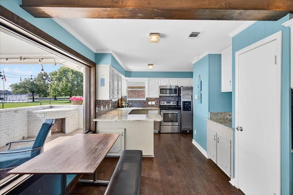 114 Baker B Ranch Road, Trinidad, TX 75163