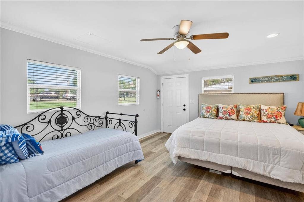 114 Baker B Ranch Road, Trinidad, TX 75163