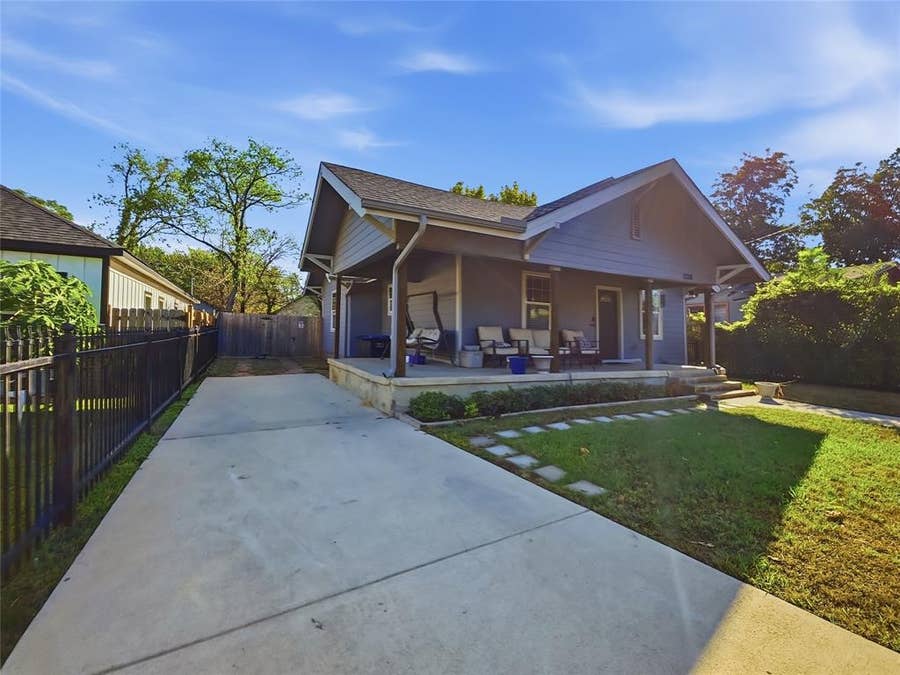 Property photo for 1328 Elmwood Avenue, Fort Worth, TX