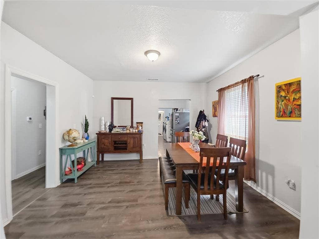 1328 Elmwood Avenue, Fort Worth, TX 76104