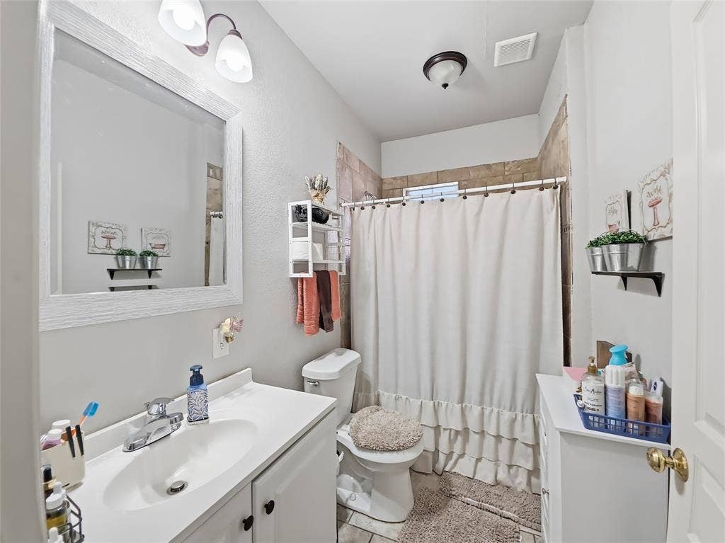1328 Elmwood Avenue, Fort Worth, TX 76104