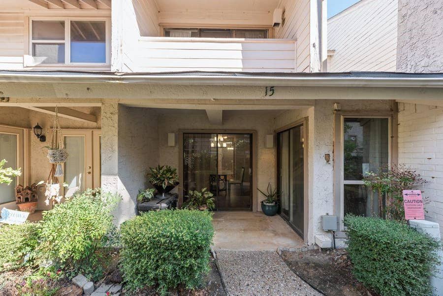 Property photo for 15 Oakbrook Drive, Lewisville, TX