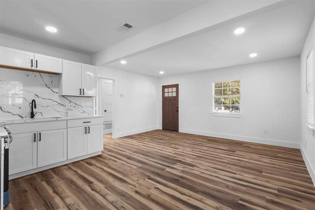 715 Scott Drive, Arlington, TX 76012