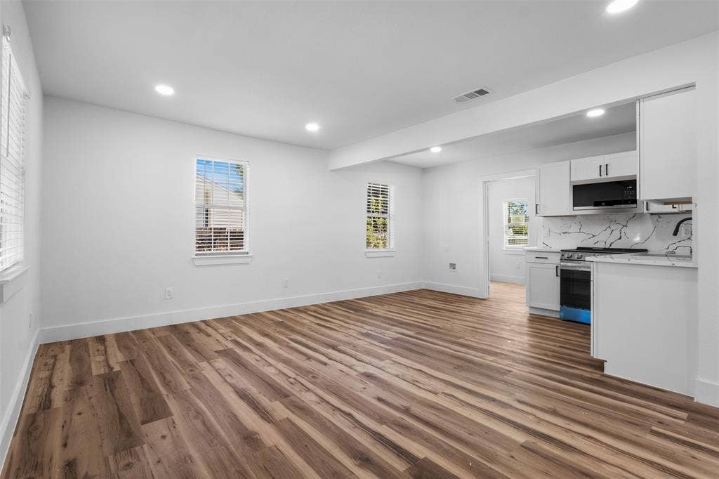 715 Scott Drive, Arlington, TX 76012
