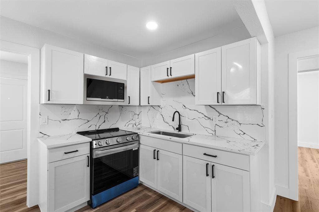 715 Scott Drive, Arlington, TX 76012