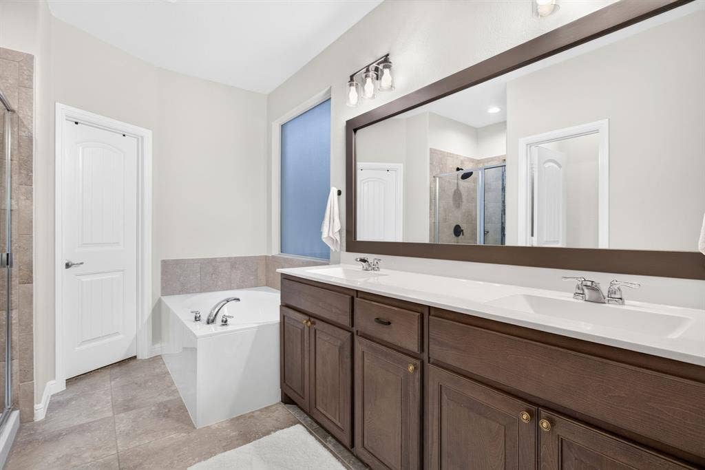 1121 Lakin Road, Fort Worth, TX 76177 1121 Lakin Road, Fort Worth, TX 76177
