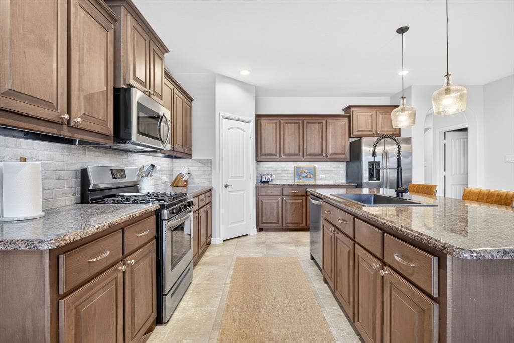 1121 Lakin Road, Fort Worth, TX 76177 1121 Lakin Road, Fort Worth, TX 76177