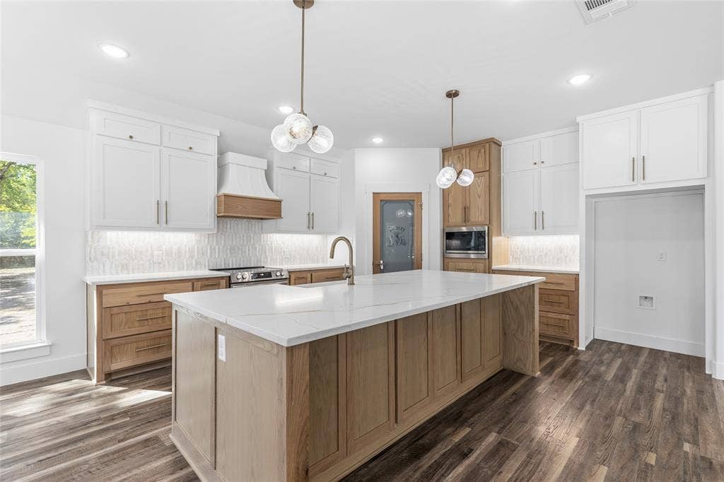 6850 Deer Trail, Quinlan, TX 75474