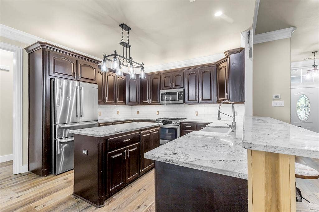 6850 Deer Trail, Quinlan, TX 75474
