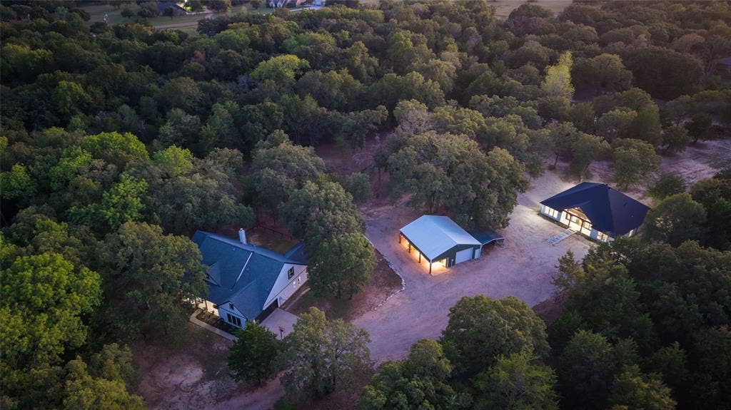 6850 Deer Trail, Quinlan, TX 75474