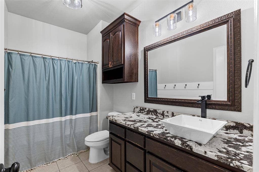 6850 Deer Trail, Quinlan, TX 75474
