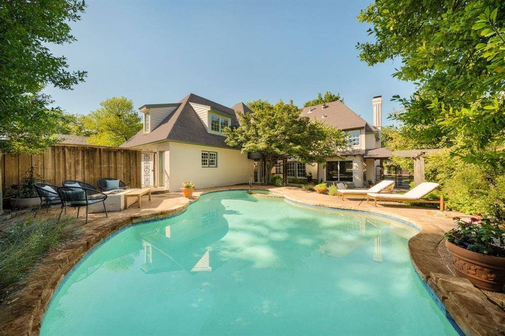 6826 Lakeshore Drive, Dallas, TX 75214