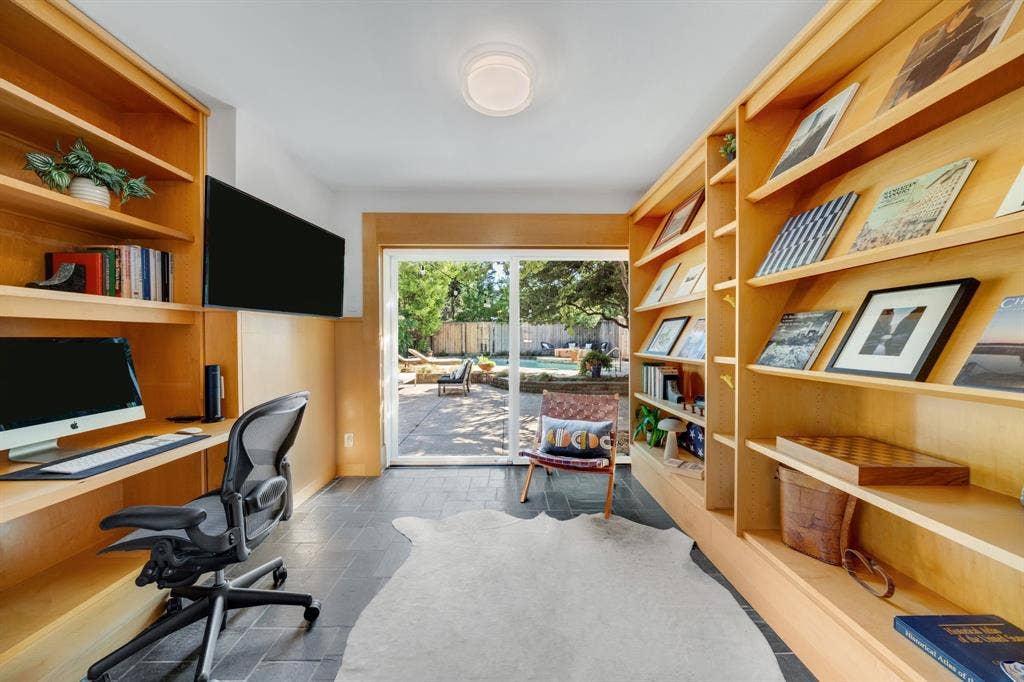 6826 Lakeshore Drive, Dallas, TX 75214