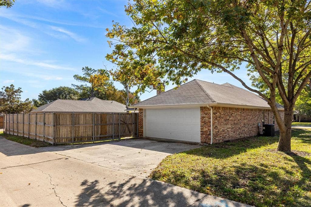 2101 Covered Wagon Drive, Plano, TX 75074 2101 Covered Wagon Drive, Plano, TX 75074