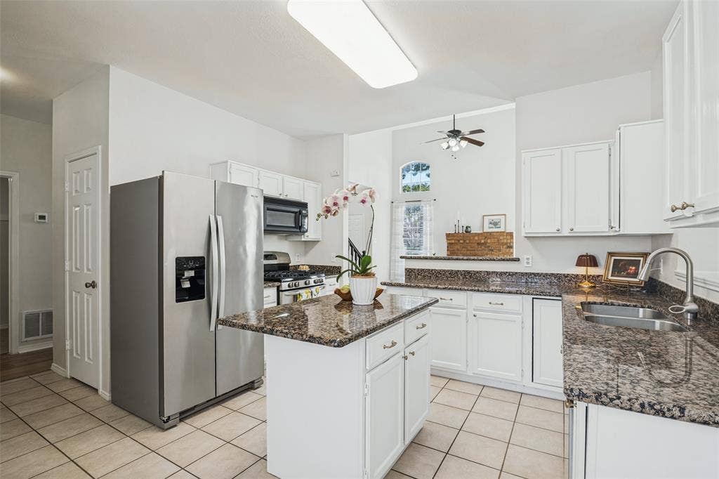 6522 White Oak Drive, Rowlett, TX 75089 6522 White Oak Drive, Rowlett, TX 75089