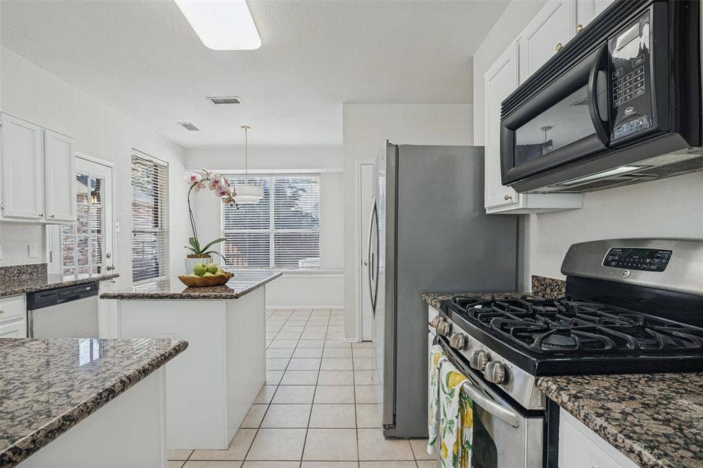 6522 White Oak Drive, Rowlett, TX 75089 6522 White Oak Drive, Rowlett, TX 75089