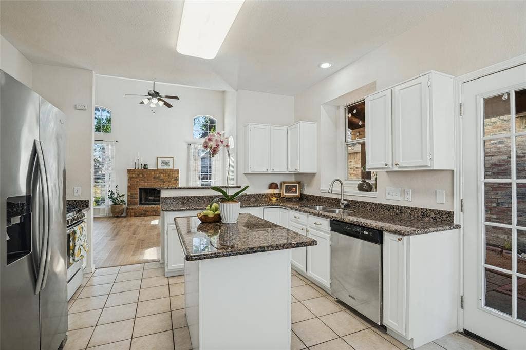 6522 White Oak Drive, Rowlett, TX 75089 6522 White Oak Drive, Rowlett, TX 75089