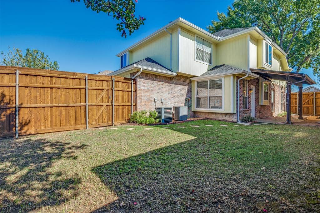 6522 White Oak Drive, Rowlett, TX 75089 6522 White Oak Drive, Rowlett, TX 75089