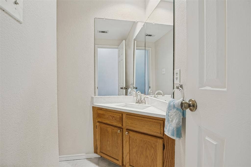 6522 White Oak Drive, Rowlett, TX 75089 6522 White Oak Drive, Rowlett, TX 75089