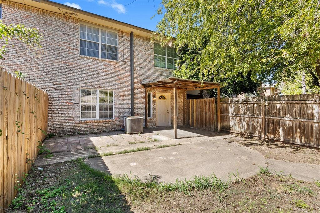 2804 Spring Valley Drive, Bedford, TX 76021 2804 Spring Valley Drive, Bedford, TX 76021