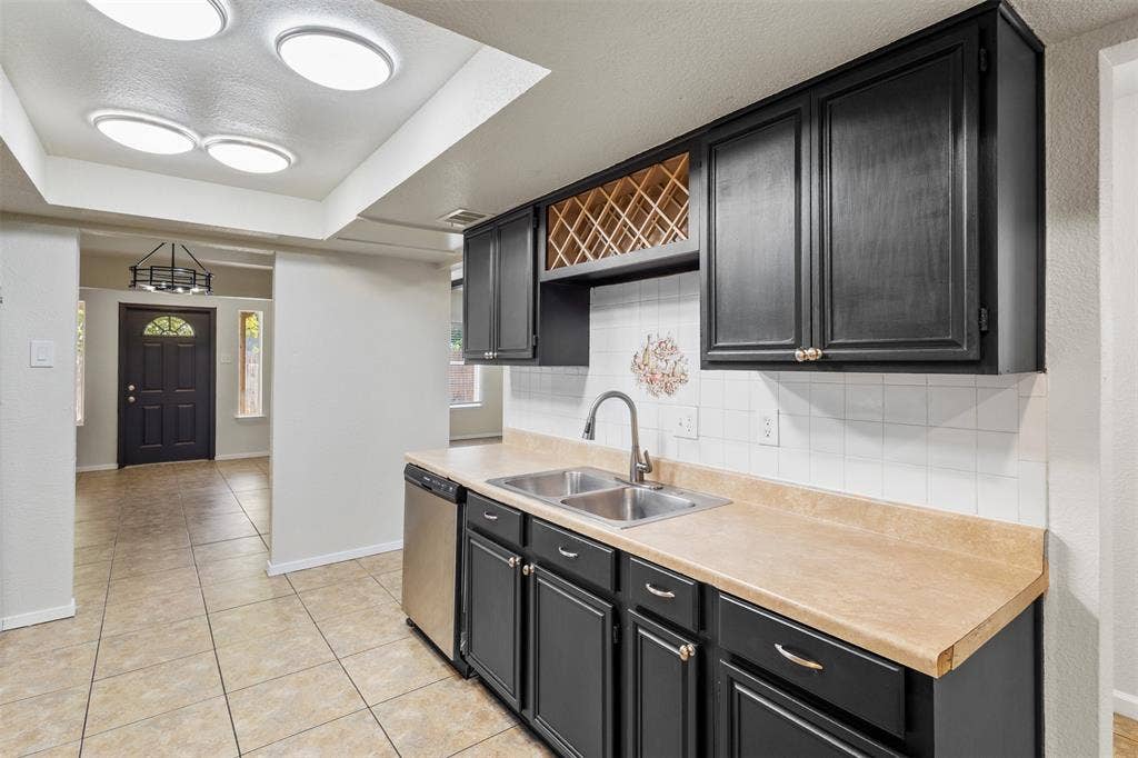 2804 Spring Valley Drive, Bedford, TX 76021 2804 Spring Valley Drive, Bedford, TX 76021