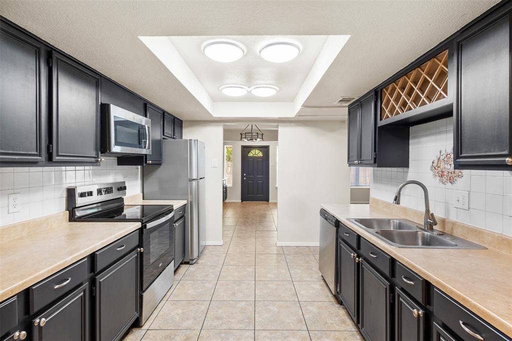 2804 Spring Valley Drive, Bedford, TX 76021 2804 Spring Valley Drive, Bedford, TX 76021