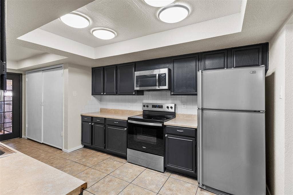 2804 Spring Valley Drive, Bedford, TX 76021 2804 Spring Valley Drive, Bedford, TX 76021