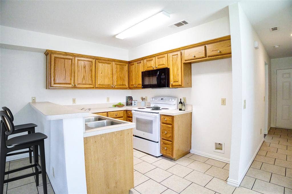1708 S Waco Street, Van Alstyne, TX 75495
