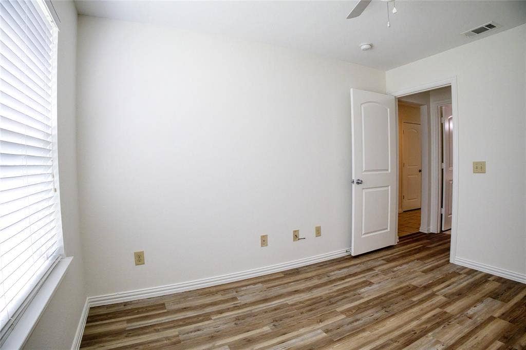 1708 S Waco Street, Van Alstyne, TX 75495