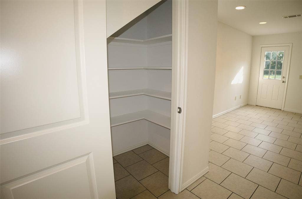 1708 S Waco Street, Van Alstyne, TX 75495