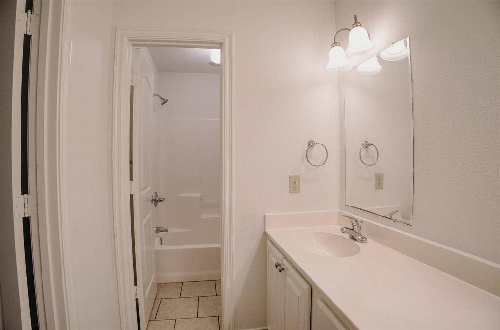 1708 S Waco Street, Van Alstyne, TX 75495