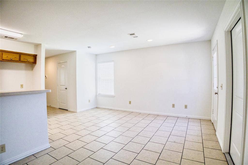 1708 S Waco Street, Van Alstyne, TX 75495