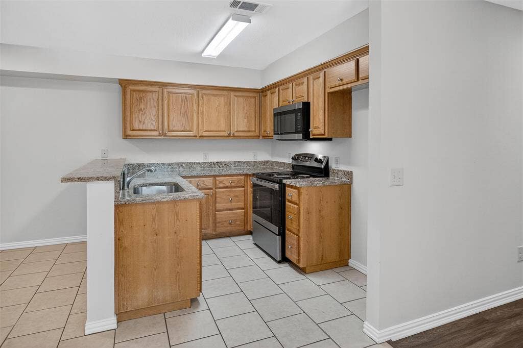 1712 S Waco Street, Van Alstyne, TX 75495 1712 S Waco Street, Van Alstyne, TX 75495
