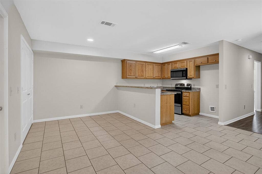 1712 S Waco Street, Van Alstyne, TX 75495 1712 S Waco Street, Van Alstyne, TX 75495