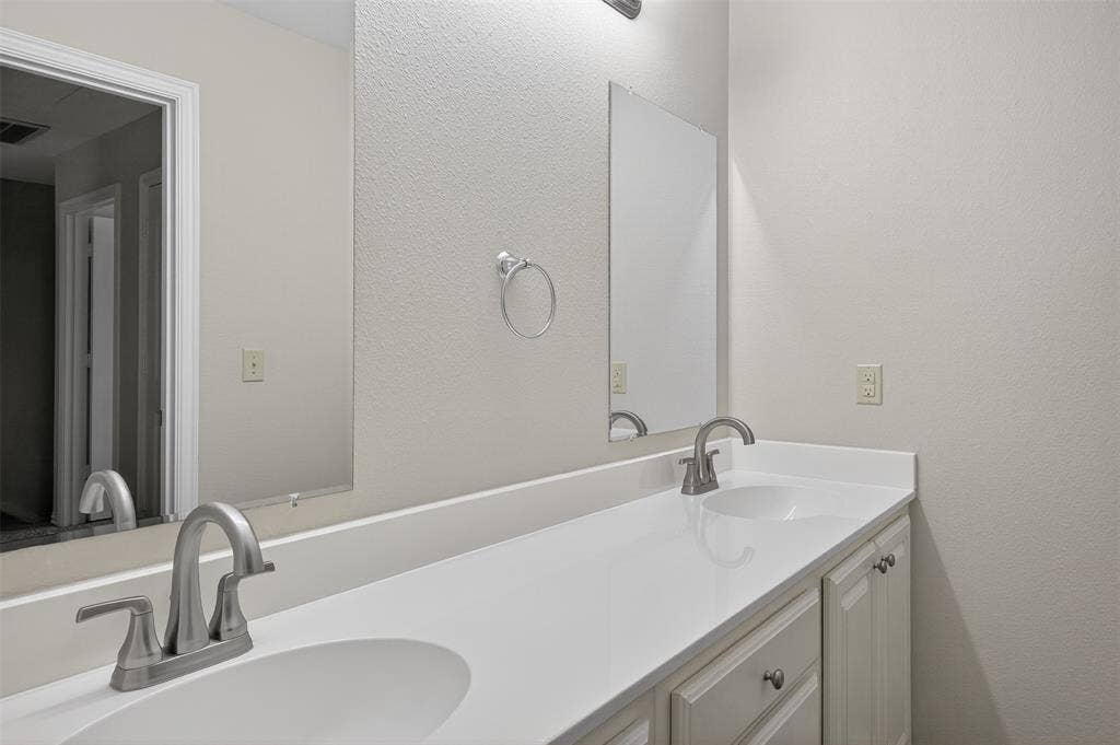 1712 S Waco Street, Van Alstyne, TX 75495 1712 S Waco Street, Van Alstyne, TX 75495