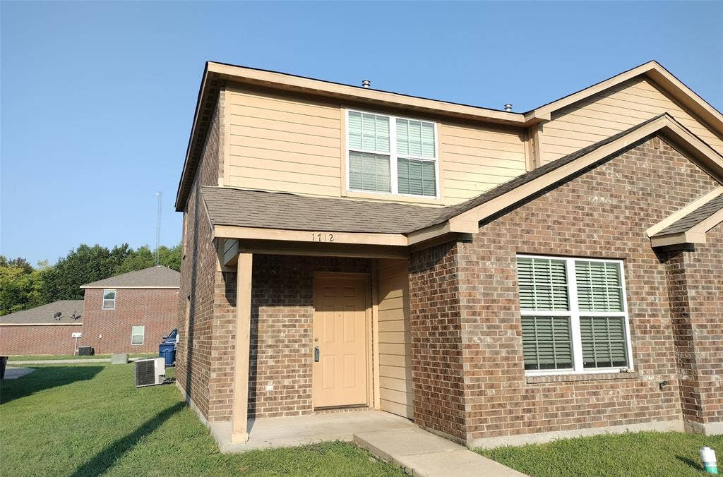 1712 S Waco Street, Van Alstyne, TX 75495 1712 S Waco Street, Van Alstyne, TX 75495