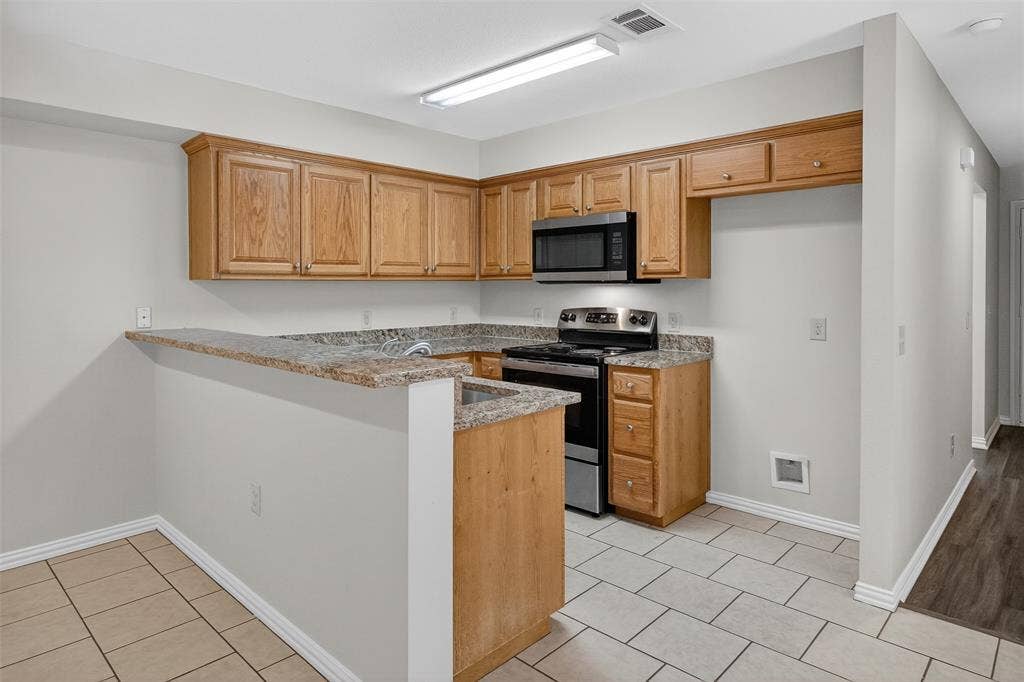 1712 S Waco Street, Van Alstyne, TX 75495 1712 S Waco Street, Van Alstyne, TX 75495