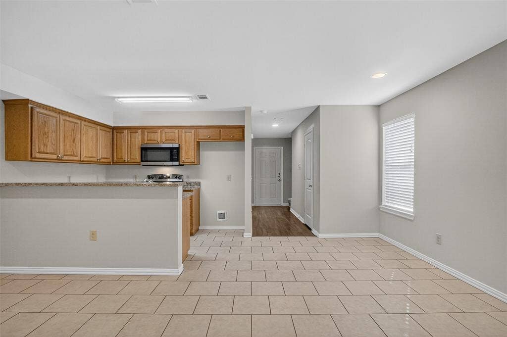 1712 S Waco Street, Van Alstyne, TX 75495 1712 S Waco Street, Van Alstyne, TX 75495
