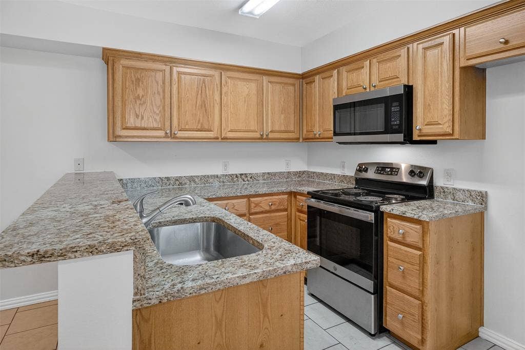 1712 S Waco Street, Van Alstyne, TX 75495 1712 S Waco Street, Van Alstyne, TX 75495