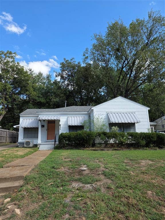 Property photo for 831 SE 18th Street, Paris, TX