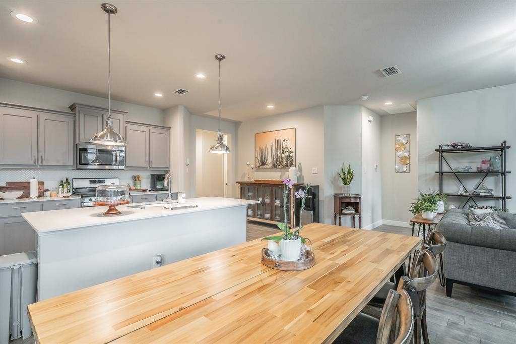 737 Blackhorse Trail, Fort Worth, TX 76247 737 Blackhorse Trail, Fort Worth, TX 76247