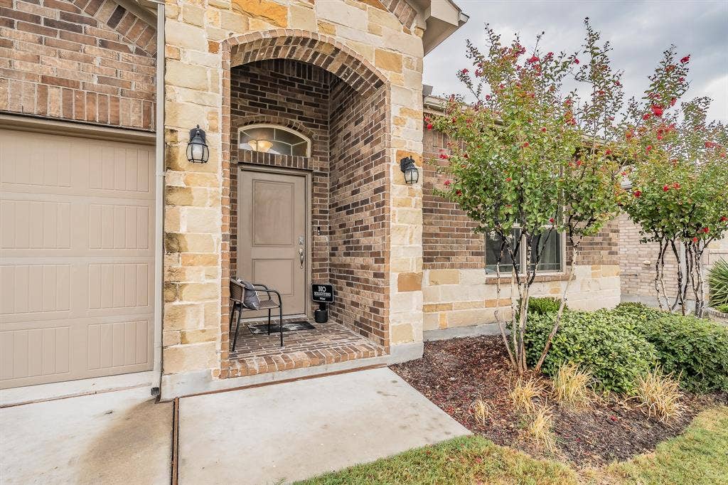 737 Blackhorse Trail, Fort Worth, TX 76247 737 Blackhorse Trail, Fort Worth, TX 76247