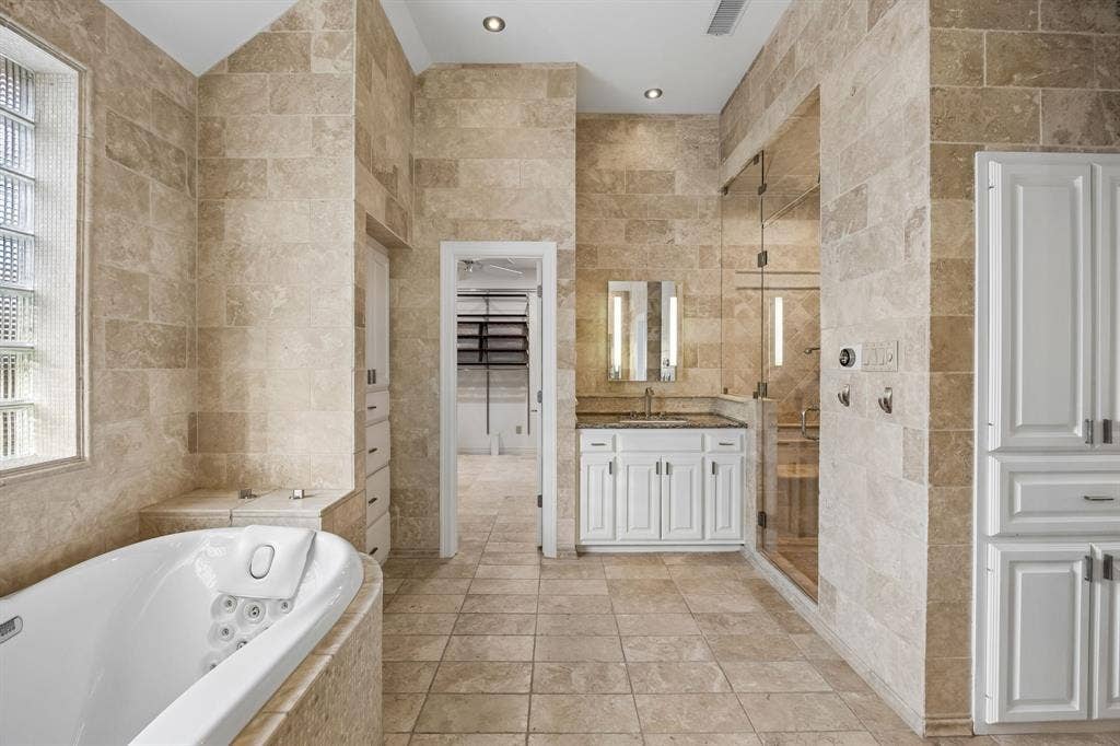 4013 Bobbin Lane, Addison, TX 75001
