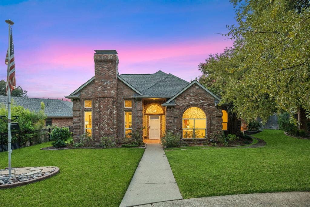 4013 Bobbin Lane, Addison, TX 75001