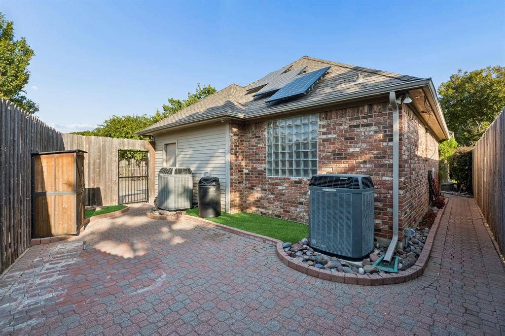 4013 Bobbin Lane, Addison, TX 75001