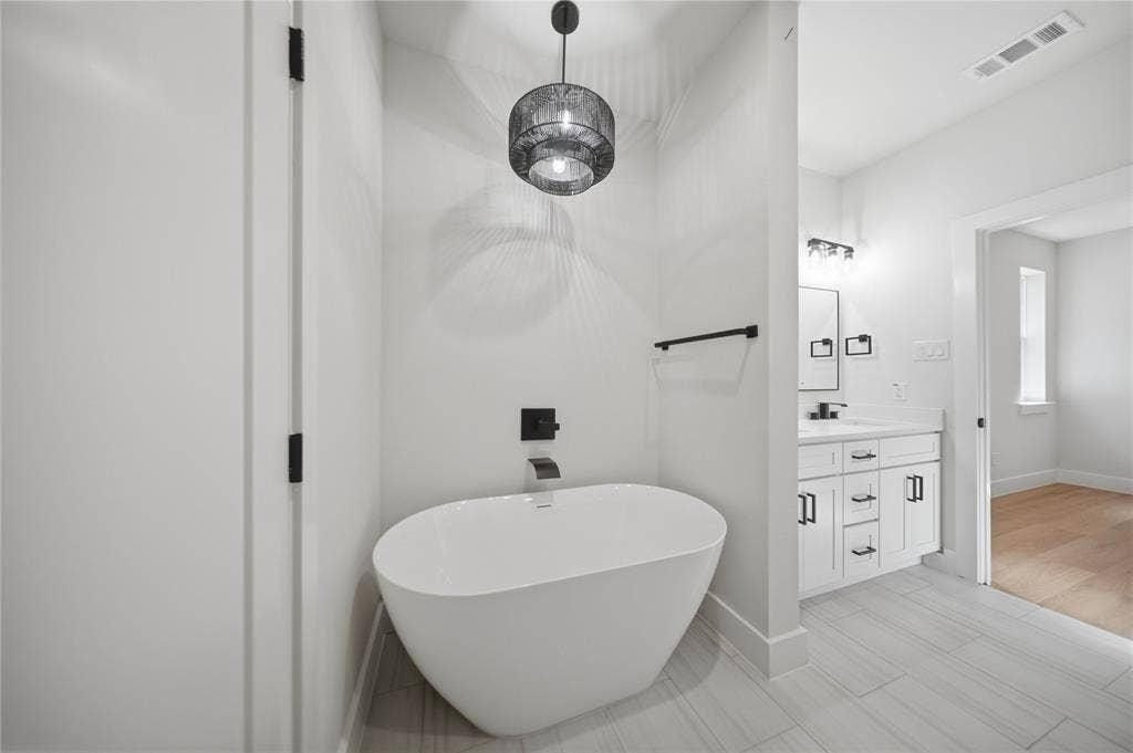 4811 Silver Avenue, Dallas, TX 75233