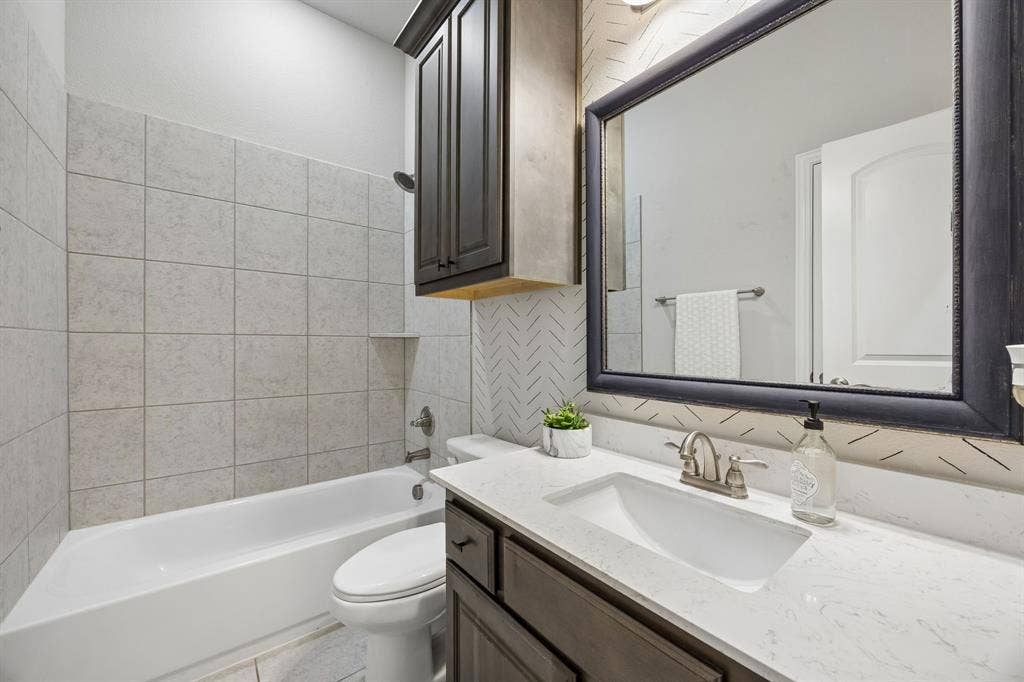 1536 Sonnet Drive, Heath, TX 75126 Secondary Bathroom