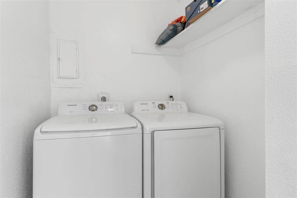 4414 Westminster Drive, Irving, TX 75038 White wall finish with a built-in shelf